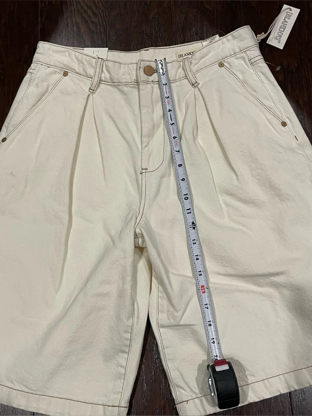 BLANKNYC pleated front denim Ecru bermuda Jorts Women Size 29 NEW